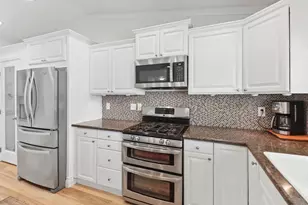 9021 Thilow Dr, Sacramento, CA 95826 - Photo 17