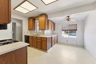 2512 Brentley Dr, Sacramento, CA 95822 - Photo 11