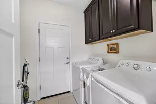 9315 Wild Lilac Cir, Sacramento, CA 95829 - Photo 37