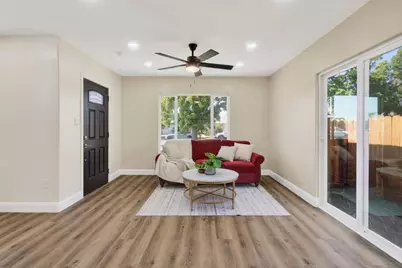 1127 W 19th Street, Merced, CA 95340 - Photo 9