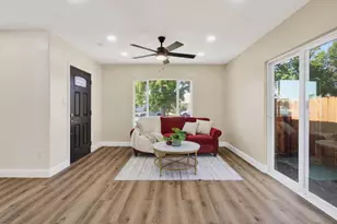 1127 W 19th St, Merced, CA 95340 - Photo 9