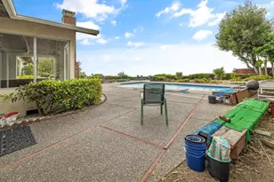 7961 Phaeton Dr, Oakland, CA 94605 - Photo 49