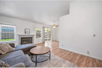 1028 Fallon Woods Way, Rio Linda, CA 95673 - Photo 19
