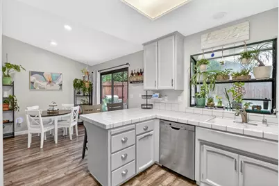 9332 Mapleview Way, Elk Grove, CA 95758 - Photo 23