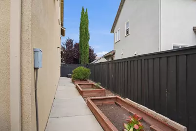 1084 Navigator Drive, Lathrop, CA 95330 - Photo 35