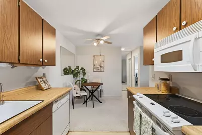 1427 Marchbanks Dr #4, Walnut Creek, CA 94598 - Photo 17