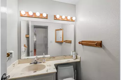 24 W Lancaster Drive, Stockton, CA 95207 - Photo 21