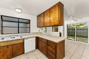 7003 Village Green Dr, Stockton, CA 95210 - Photo 17