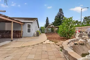 8889 Harvest Hill Way, Elk Grove, CA 95624 - Photo 19