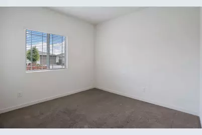 1335 S Kestrel Lane, Stockton, CA 95215 - Photo 9