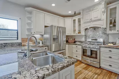 2715 57th Street, Sacramento, CA 95817 - Photo 11