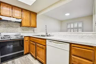 2280 Hurley Way, Sacramento, CA 95825 - Photo 5