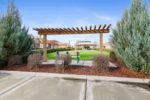 1017 Cabris Ln, Roseville, CA 95747 - Photo 33