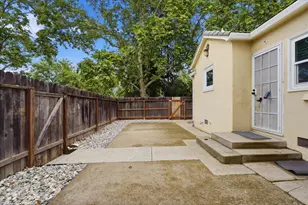 1901 39th St, Sacramento, CA 95816 - Photo 23