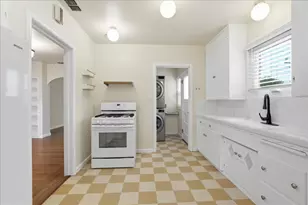 1901 39th St, Sacramento, CA 95816 - Photo 11