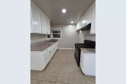5748 Nina Way, Sacramento, CA 95824 - Photo 3