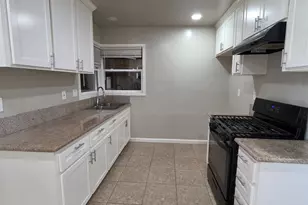 5748 Nina Way, Sacramento, CA 95824 - Photo 3