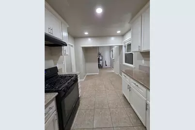 5748 Nina Way, Sacramento, CA 95824 - Photo 5