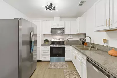 7803 Orchard Woods Circle, Sacramento, CA 95828 - Photo 11