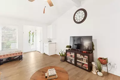 7803 Orchard Woods Circle, Sacramento, CA 95828 - Photo 5