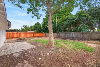1924 Edwin, Sacramento, CA 95815 - Photo 35
