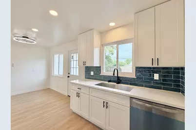 5653 Bradd Way, Sacramento, CA 95822 - Photo 9