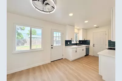 5653 Bradd Way, Sacramento, CA 95822 - Photo 11
