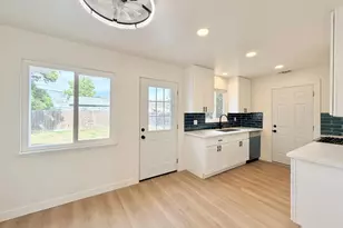 5653 Bradd Wy, Sacramento, CA 95822 - Photo 11