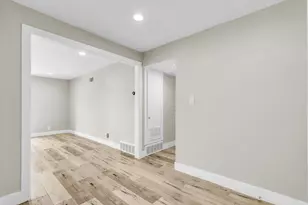 2065 Niantic Way, Sacramento, CA 95822 - Photo 9