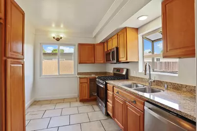 2452 Christina Avenue, Stockton, CA 95204 - Photo 9