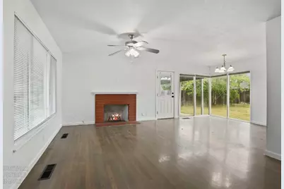 304 E Longview Avenue, Stockton, CA 95207 - Photo 9