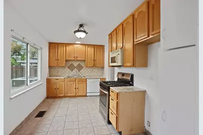 304 E Longview Avenue, Stockton, CA 95207 - Photo 17