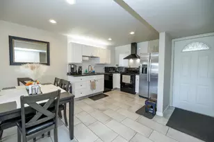 3722 W Benjamin Holt Dr, Stockton, CA 95219 - Photo 9