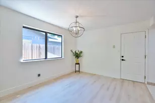 6821 Havenhurst Dr, Sacramento, CA 95831 - Photo 9