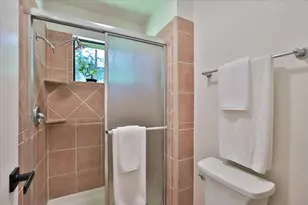 6821 Havenhurst Dr, Sacramento, CA 95831 - Photo 23