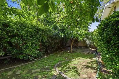 2545 Notre Dame Drive, Sacramento, CA 95826 - Photo 43