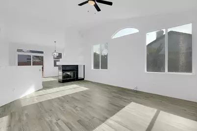 2004 Falls Dr, Yuba City, CA 95993 - Photo 17