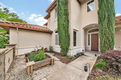 714 Chesterfield Way, Rocklin, CA 95765 - Photo 9