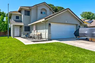 725 McKinley St, Los Banos, CA 93635 - Photo 1