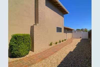 7110 Westmoreland Way, Sacramento, CA 95831 - Photo 35
