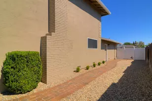 7110 Westmoreland Way, Sacramento, CA 95831 - Photo 35
