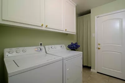 7110 Westmoreland Way, Sacramento, CA 95831 - Photo 29