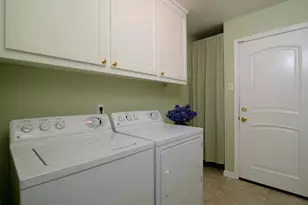 7110 Westmoreland Way, Sacramento, CA 95831 - Photo 29
