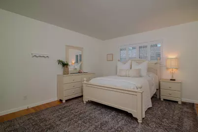 7110 Westmoreland Way, Sacramento, CA 95831 - Photo 17