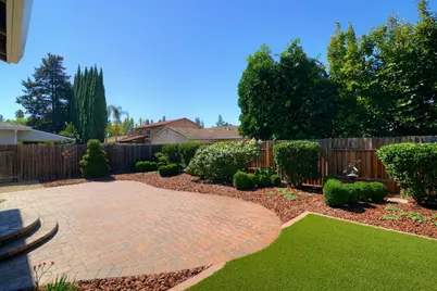 7110 Westmoreland Way, Sacramento, CA 95831 - Photo 31