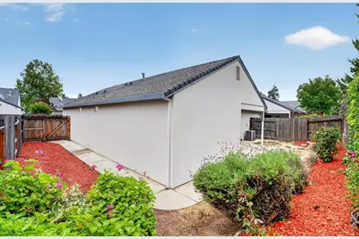 616 Village Drive, Galt, CA 95632 - Photo 23