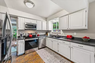 10706 Alta Sierra Dr, Grass Valley, CA 95949 - Photo 7