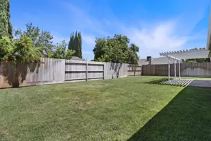 825 Buckingham Dr, Manteca, CA 95336 - Photo 17