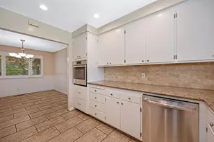 21 Saratoga Cir, Sacramento, CA 95864 - Photo 13