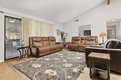 7610 Lakeridge Circle, Elk Grove, CA 95624 - Photo 15